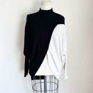 ⭐️3/$30⭐️ (bundle deal) Black & White Open Front Sweater